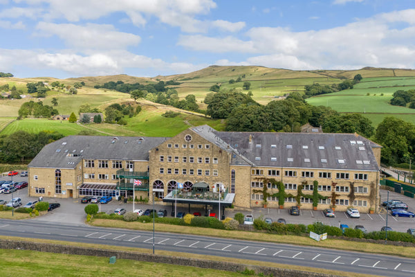 Charming Yorkshire Dales Castle-Side Escape